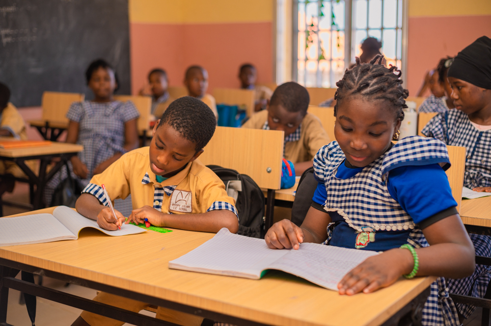 Élèves du Groupe Scolaire Le Serval en activité