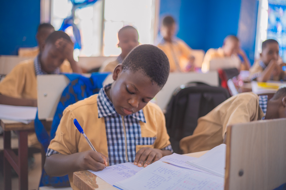 Élèves du primaire au Groupe Scolaire Le Serval, Conakry